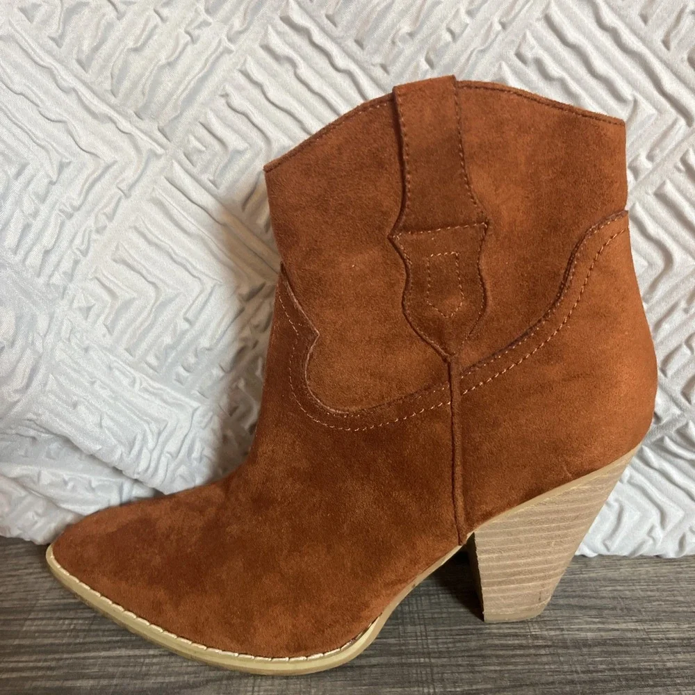 Mi.iM Western Ankle Booties Size 6 Burnt Umber Faux Suede Side Zip Cowgirl Boots